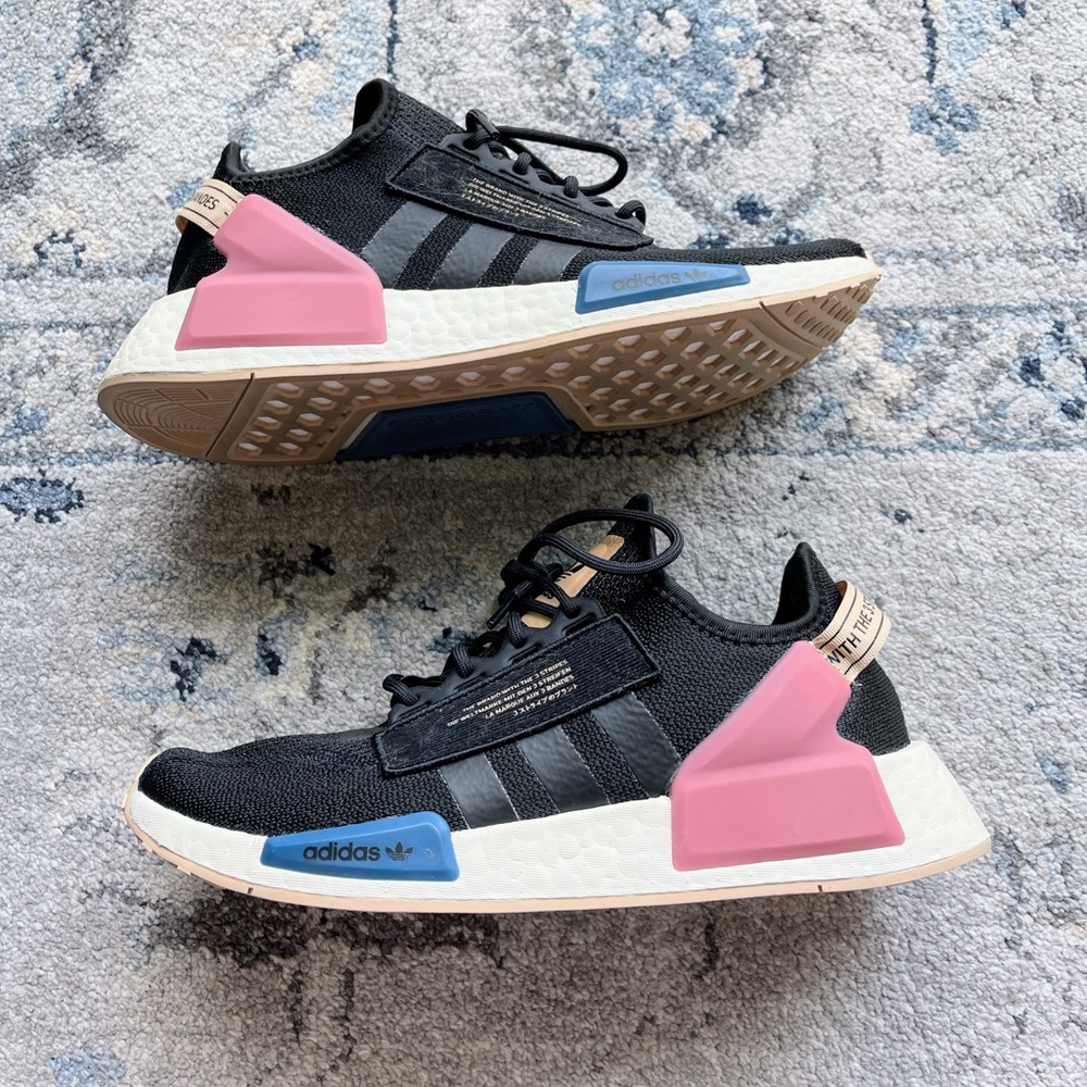 Adidas NMD R1 V2